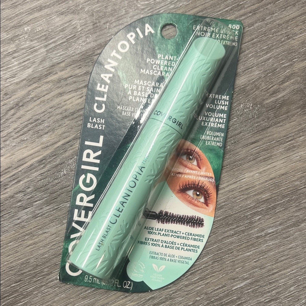 COVERGIRL CleanTopia Lash Blast Mascara - Extreme Black